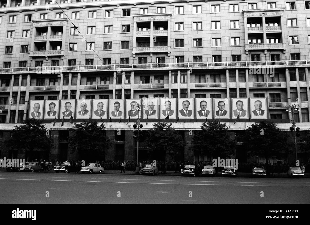 1960ER JAHRE PORTRÄTS PRÄSIDIUM MITGLIEDER FASSADE MOSKAU HOTEL UDSSR FÜR DEN EMPFANG Stockfoto