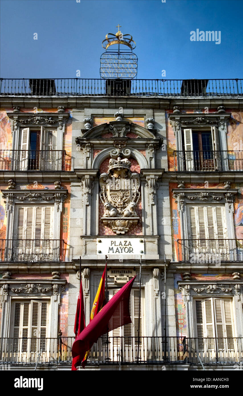 Casa De La Panaderia mit seinen allegorischen Malereien am Plaza Mayor Madrid Spanien Stockfoto