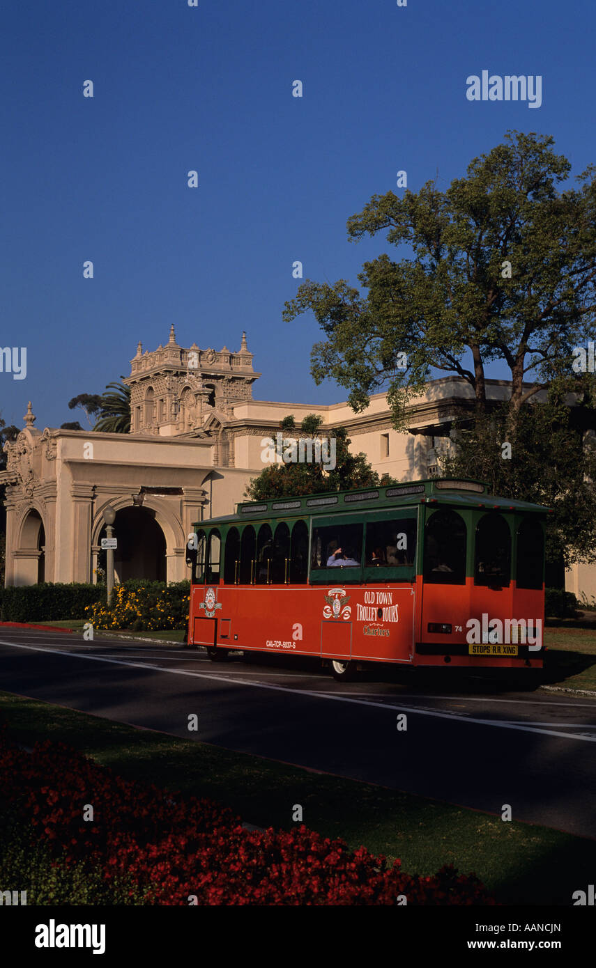 Balboa Park Plaza de Panama mit Trolley-Bus Abholer San Diego Kalifornien USA Stockfoto