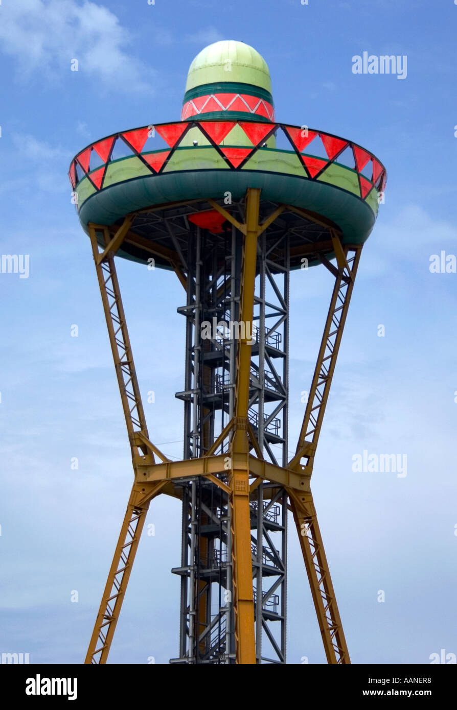 Sombrero Ausschau Turm südlich der Grenze in Dillon, South Carolina Stockfoto