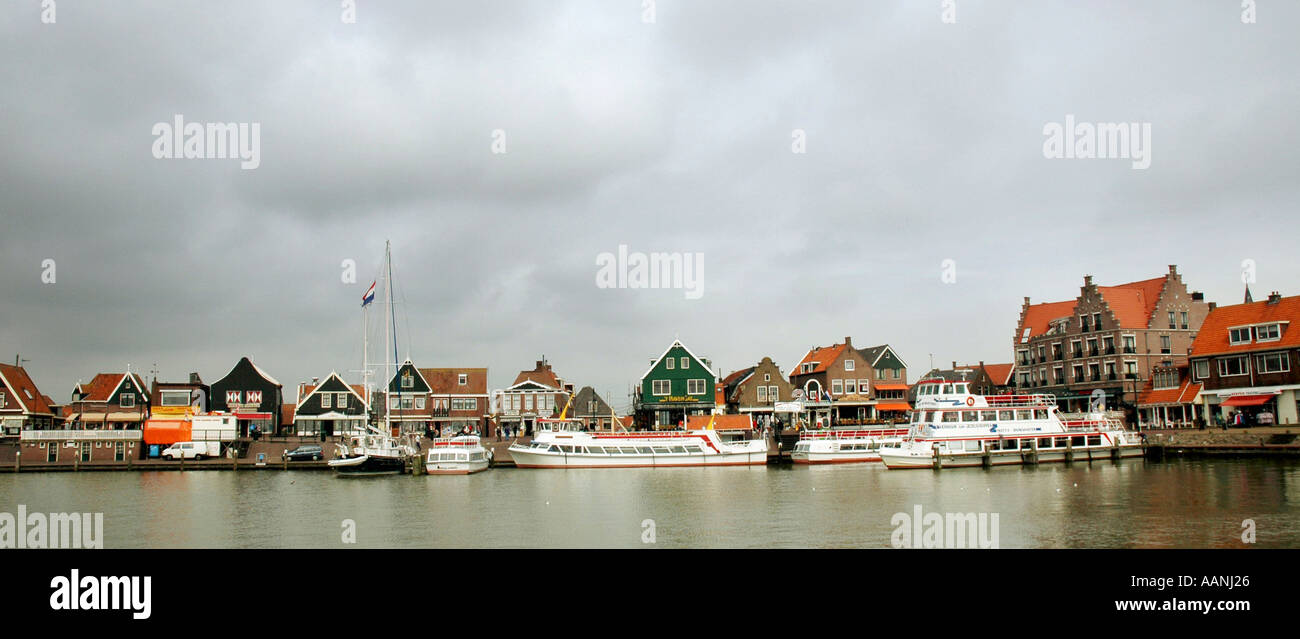 Malerischen Panoramablick mit Booten im Hafen, Volendam, Holland Stockfoto