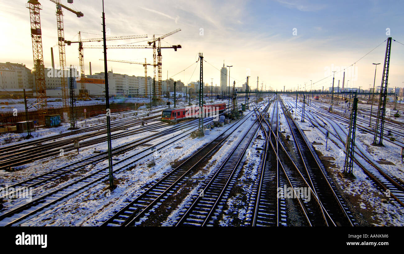 Eisenbahn in der Nähe von Bahnhof Hauptbahnhof, München, Bayern Stockfoto