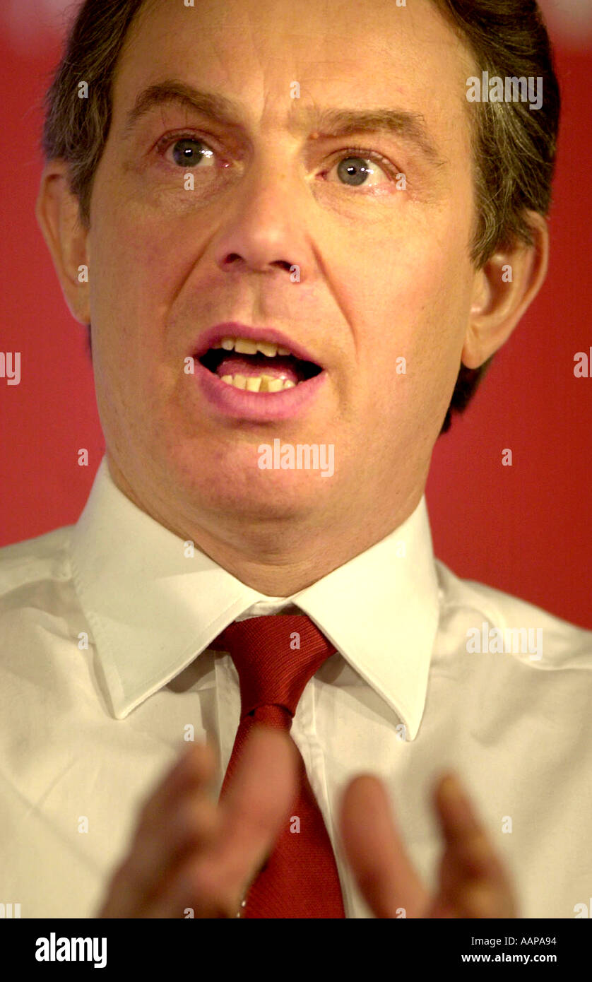 PREMIERMINISTER TONY BLAIR SPRICHT AUF EINER KUNDGEBUNG IN BRISTOL JAN 2001 Stockfoto