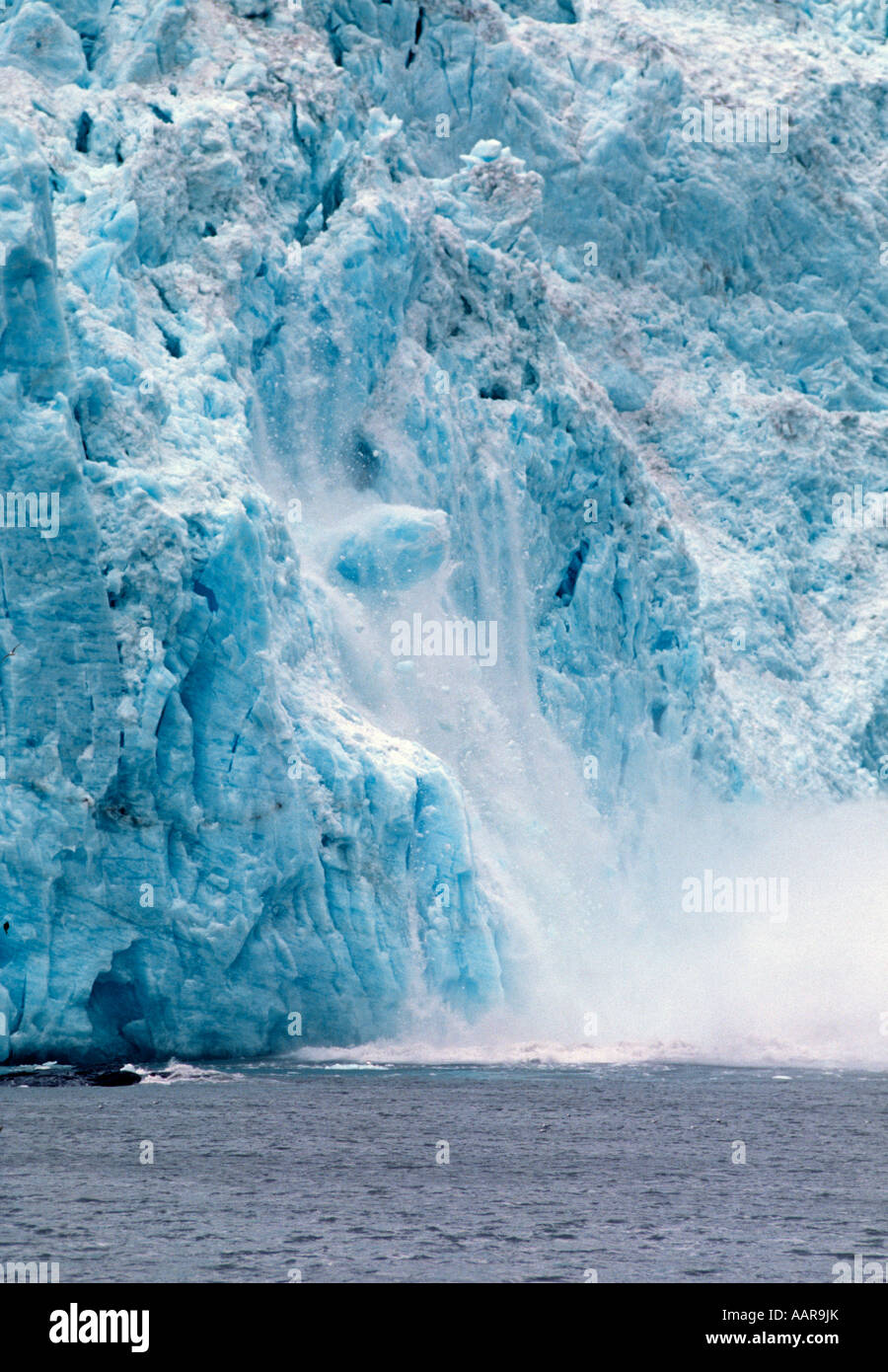KALBUNGEN eines Gletschers KENAI FJORDS Nationalpark ALASKA Stockfoto