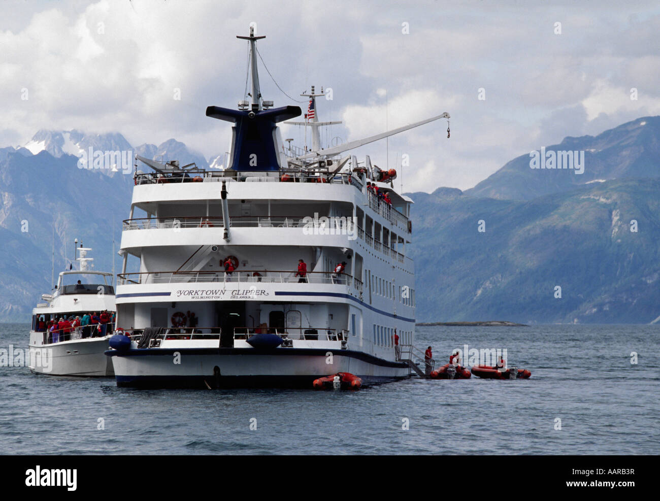 YACHT-Evakuierung der Passagiere an Bord der sinkenden YORKTOWN CLIPPER GLACIER-BAY-ALASKA Stockfoto