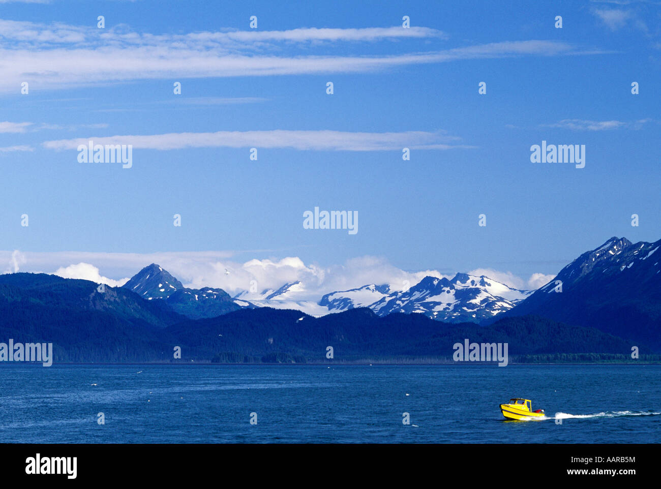 Berge steigen anmutig aus KACHEMAK BAY HOMER ALASKA Stockfoto