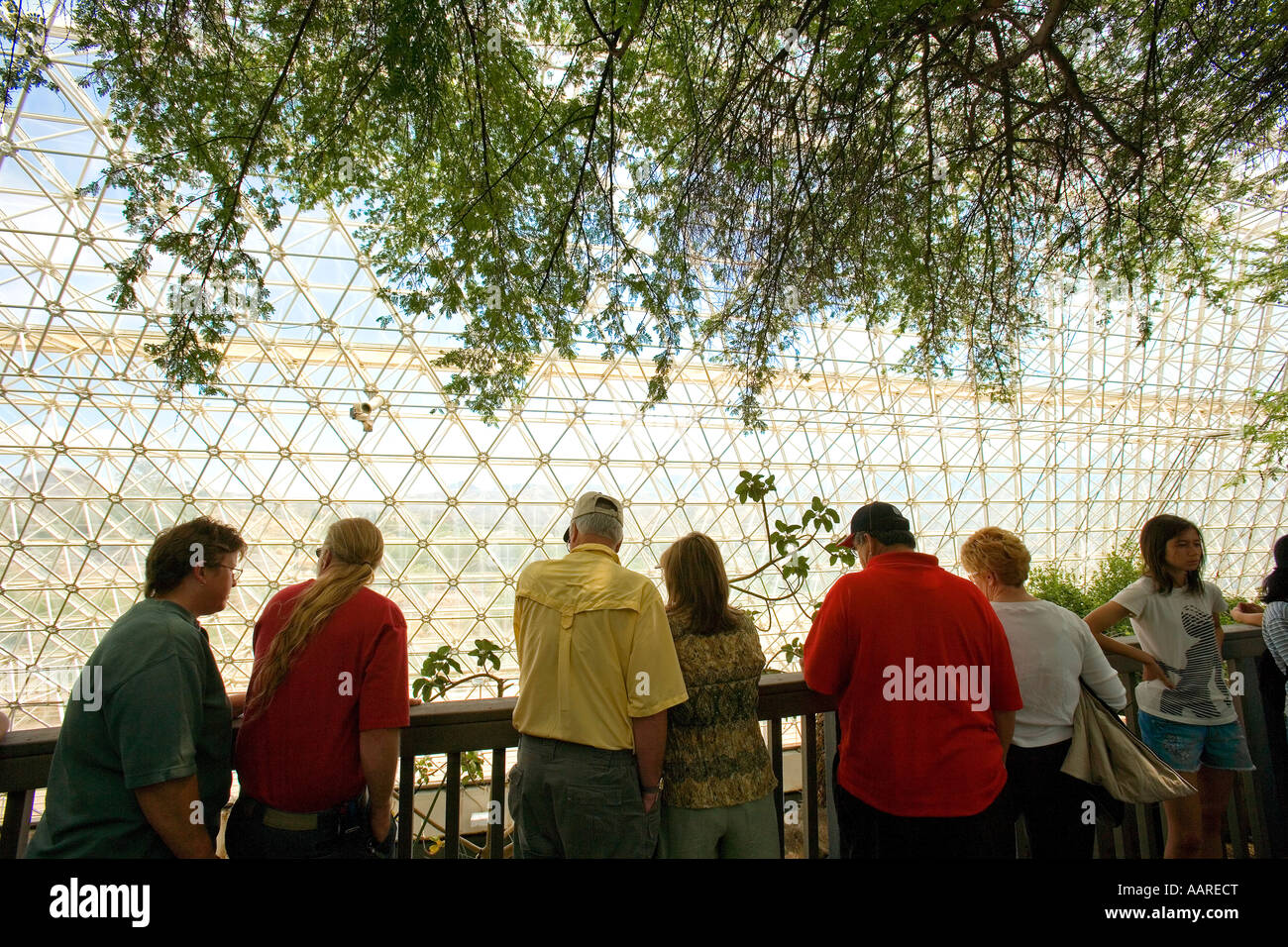 Besucher an Biosphäre II Oracle Arizona Stockfoto