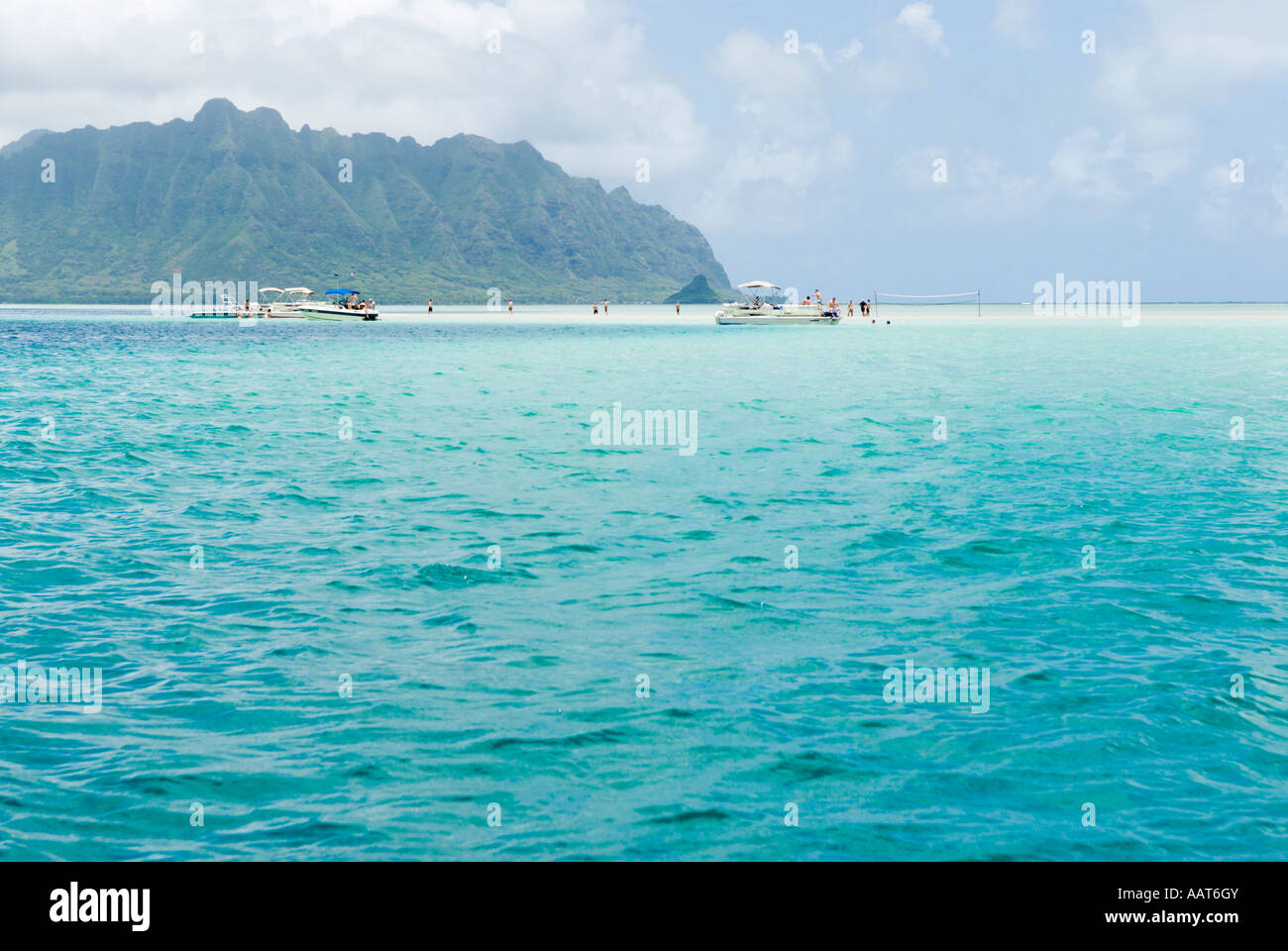 Boote verankert auf Kaneohe Bay Sandbank Ahu O Laka Oahu Hawaii Stockfoto