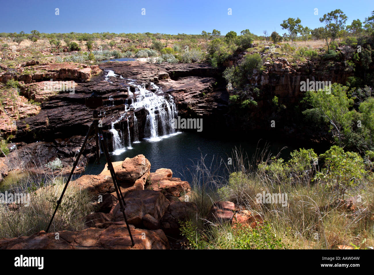 Kamera und Stativ bereit, Manning Gorge Falls, Gibb River Road, West-Australien Stockfoto