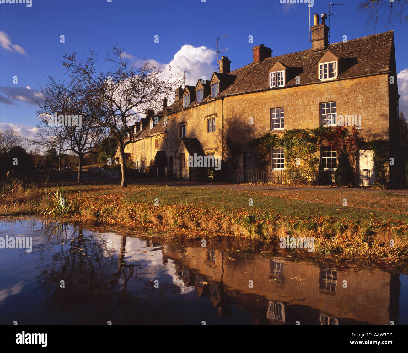 Auf dem Land bei niedrigeren Schlachten die Cotswolds Stockfoto