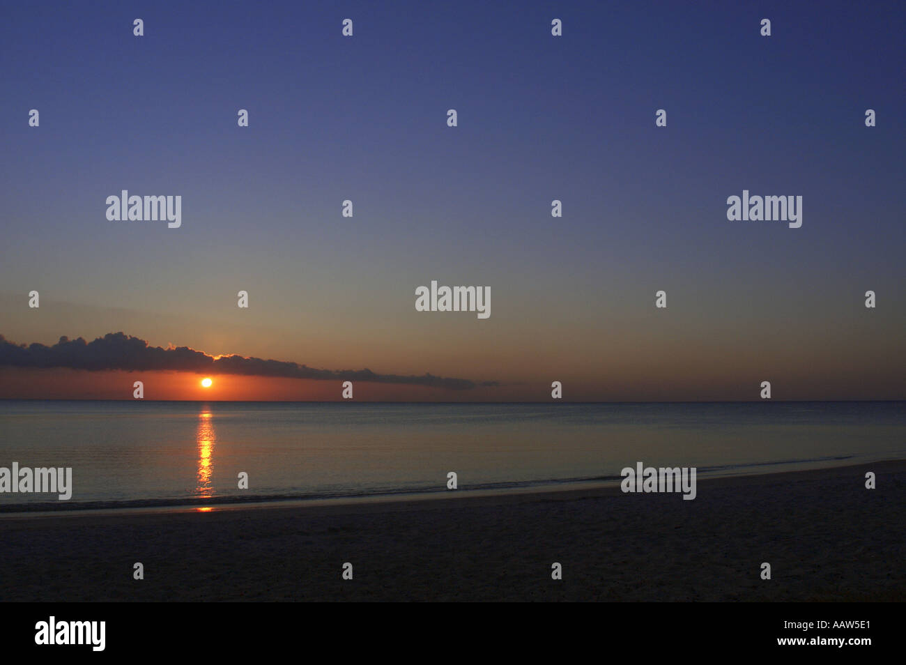 Strand bei Sonnenuntergang Stockfoto