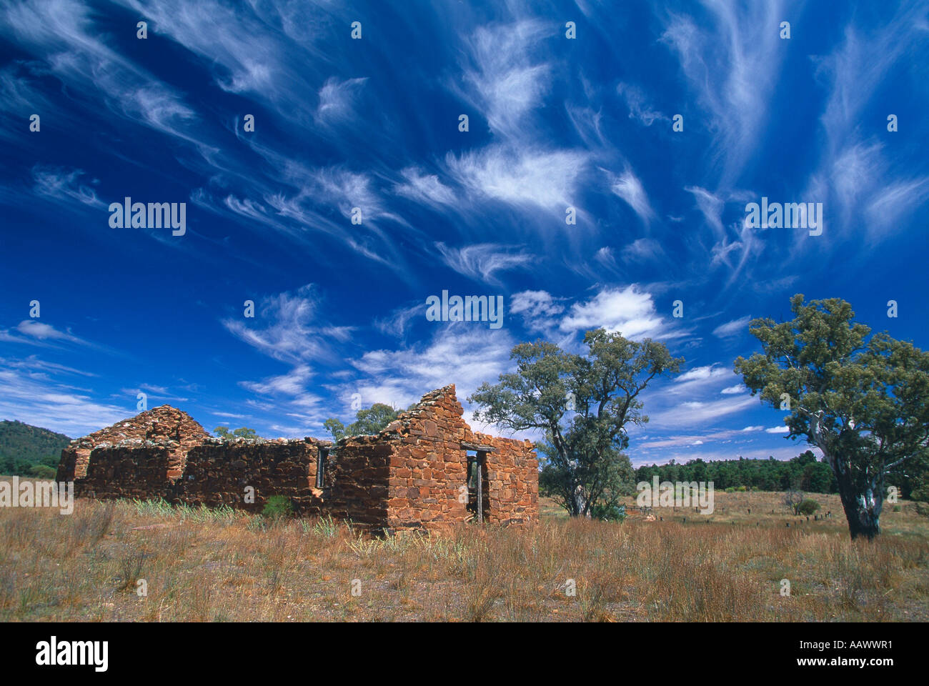 der Outback dramatischere Himmel über frühen Siedler Ruinen Flinders reicht South Australia Stockfoto