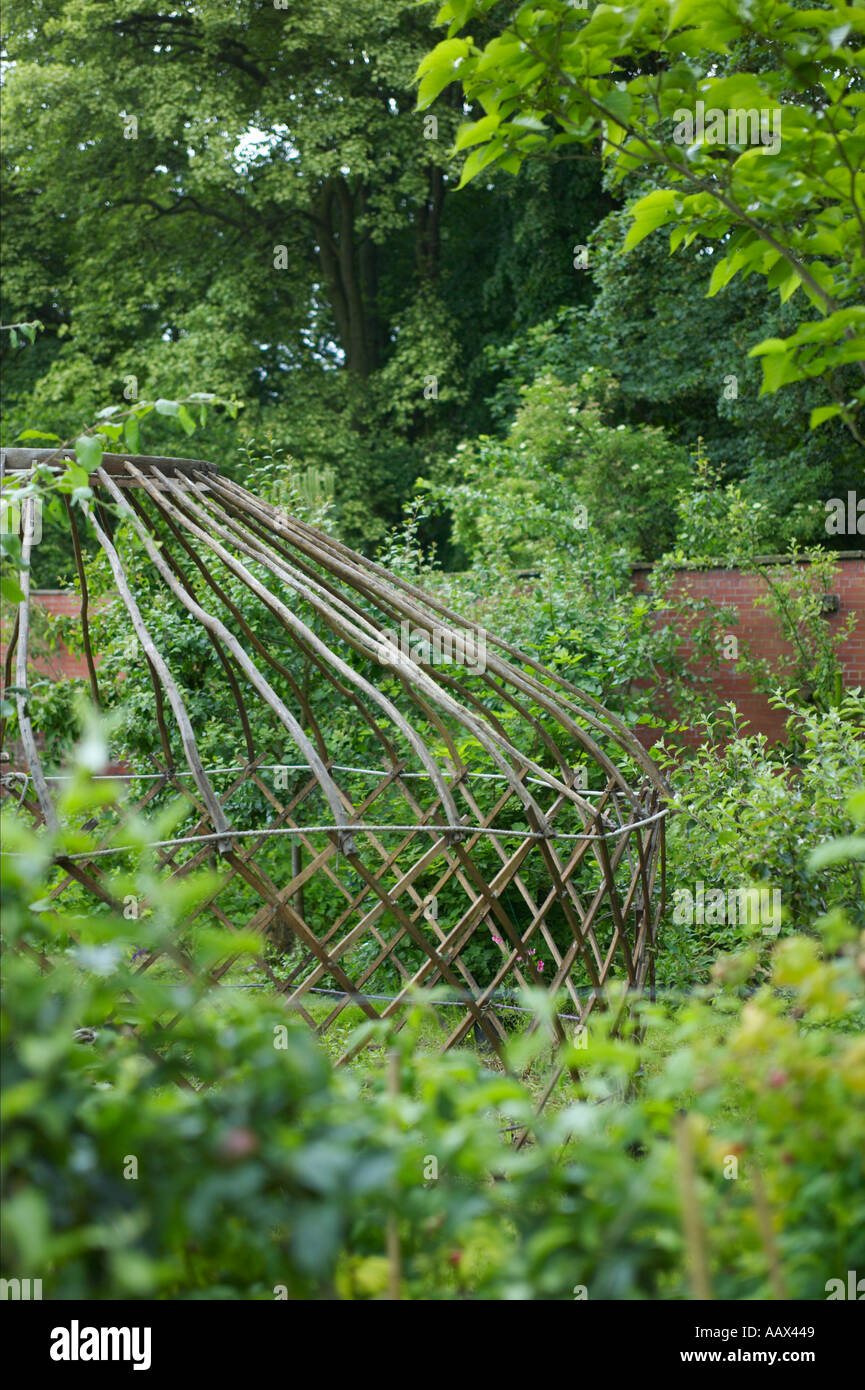 Jurte im garten Fotos und Bildmaterial in hoher Auflösung Alamy