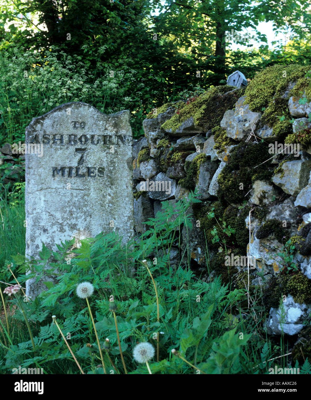 Ashbourne Vintage Verkehrszeichen Stone. Stockfoto