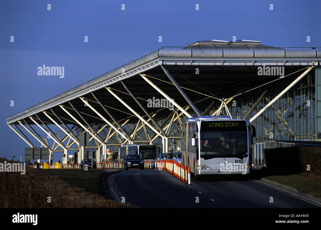 Stansted Airport in Essex, UK, einer der sieben Flughäfen im Besitz von Ferrovial von Spanien. Stockfoto