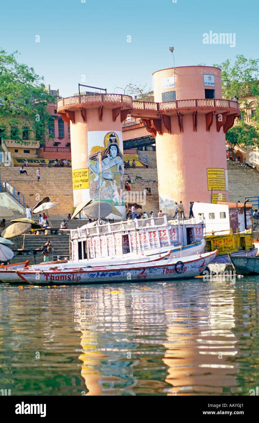 Das Leben auf den Fluss Ganges, Varanasi, Indien. Stockfoto