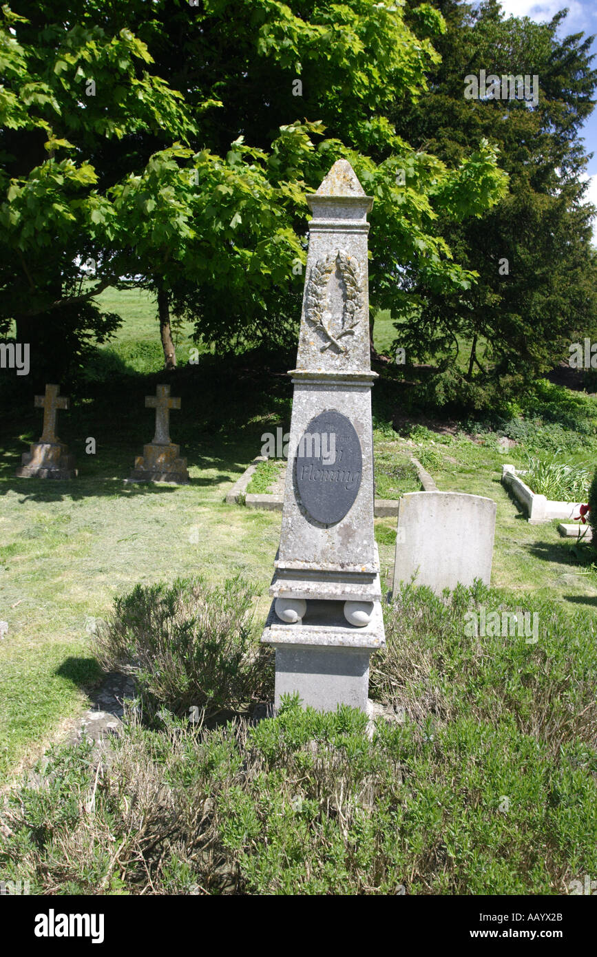 Grab und Denkmal für Autor Ian Fleming James Bond 007-Romane Stockfoto
