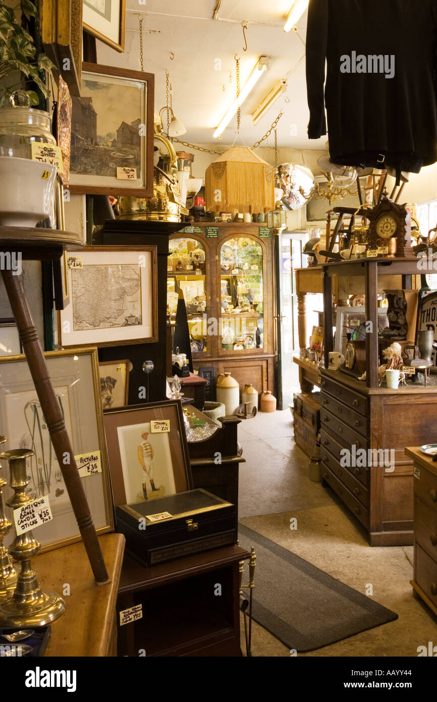 Antique Shop Shop Interior, Großbritannien Stockfoto