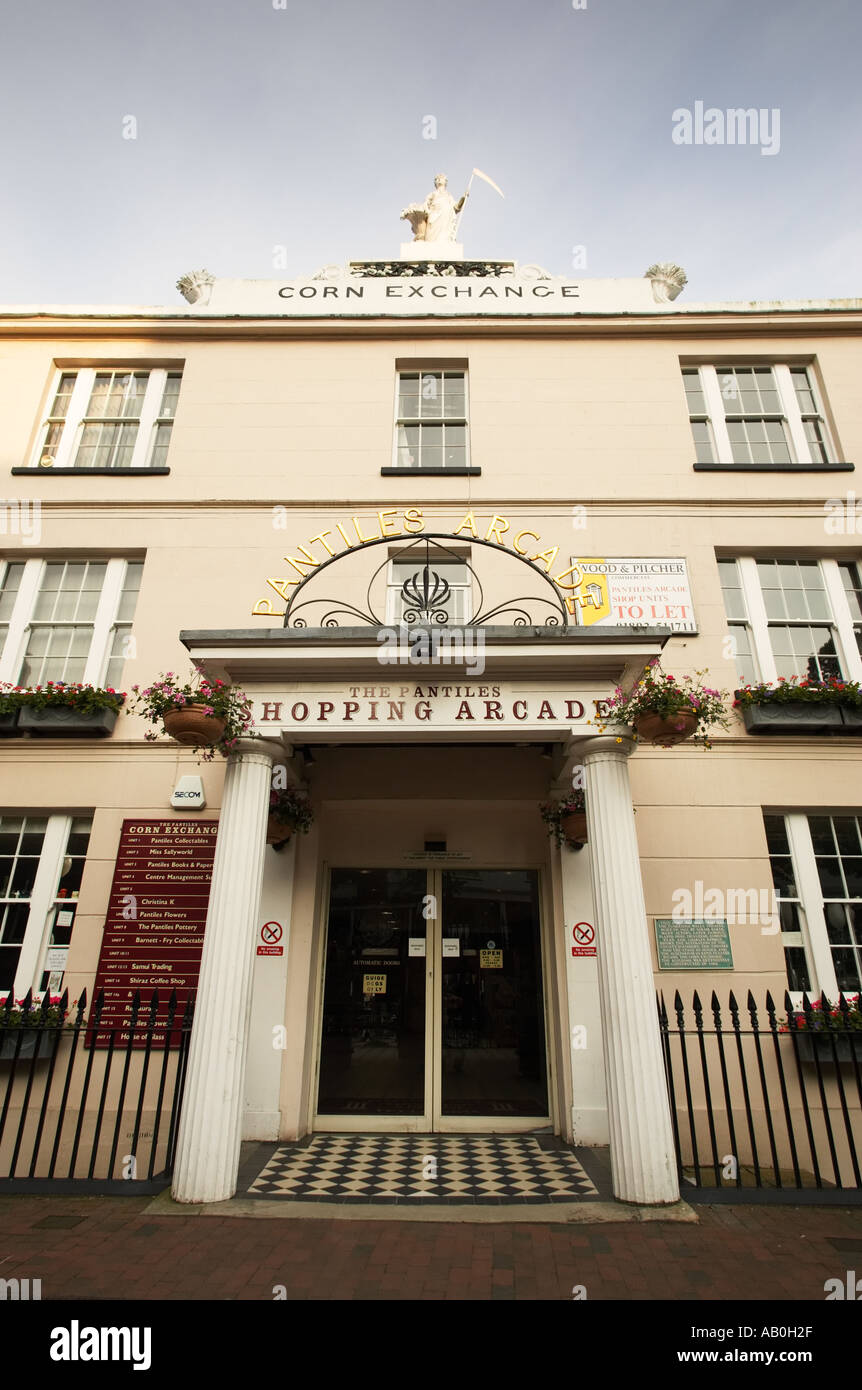 Der Corn Exchange auf die unteren Pantiles bei Royal Tunbridge Wells Kent England UK Stockfoto