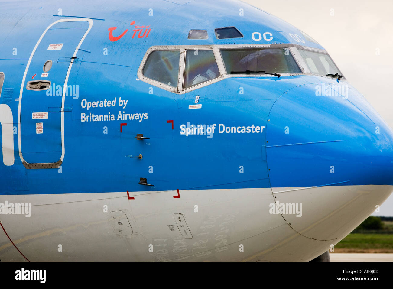 Nahaufnahme von Boeing 737 Cockpit außen Stockfoto