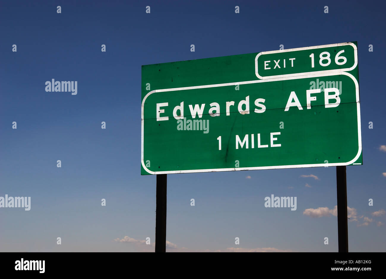 Edwards AFB Ausfahrt Route 58, Mojave-Wüste, Kalifornien, USA (April 2007) Stockfoto