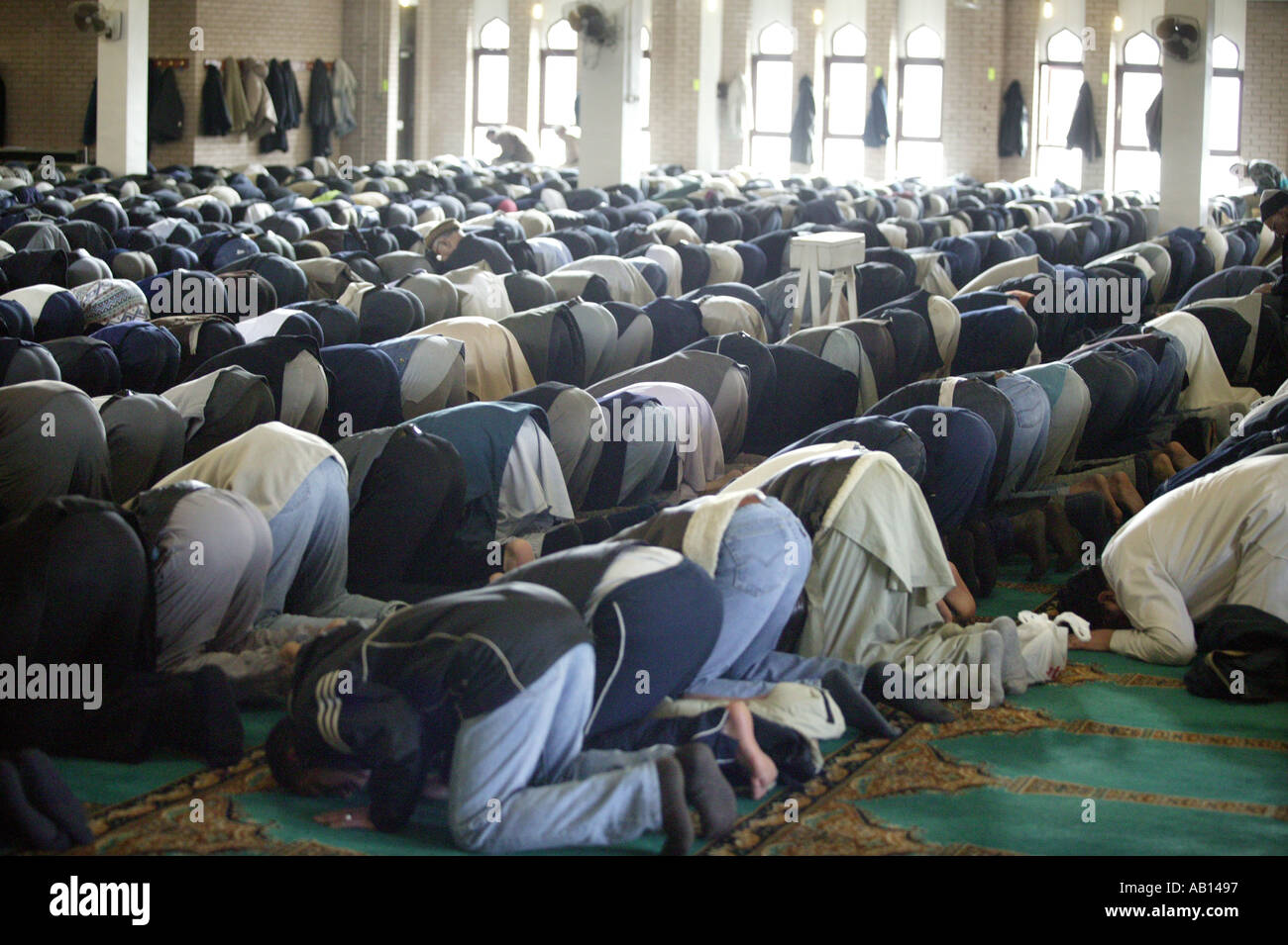 Muslime beim Freitagsgebet in Birmingham zentrale-Moschee Birmingham West Midlands UK Stockfoto
