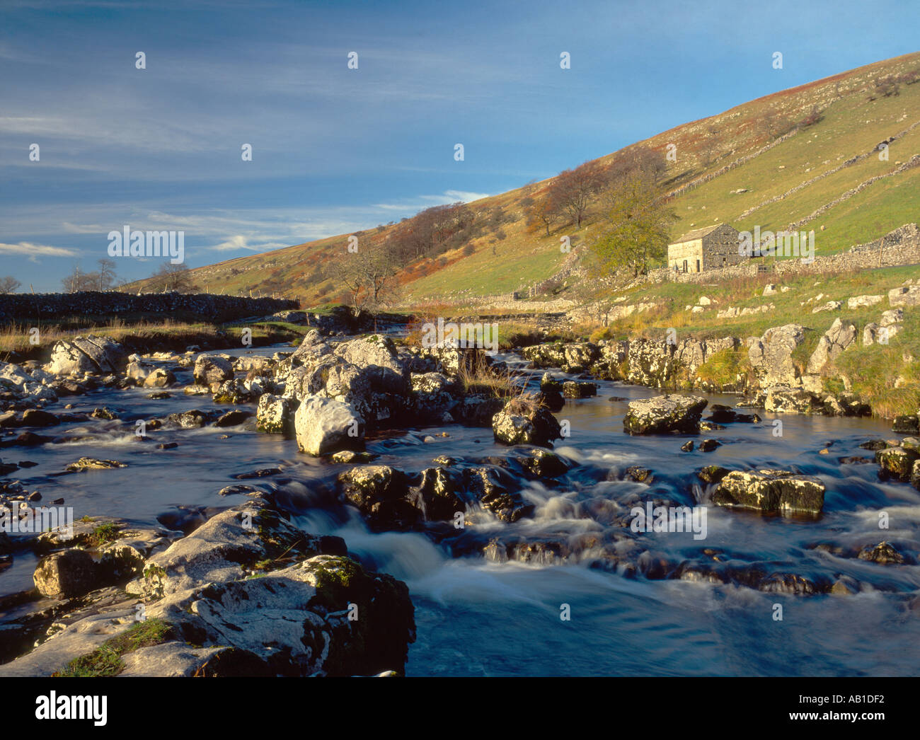 Fluß Wharfe im Deepdale in Langstrothdale Yorkshire Dales England UK Stockfoto