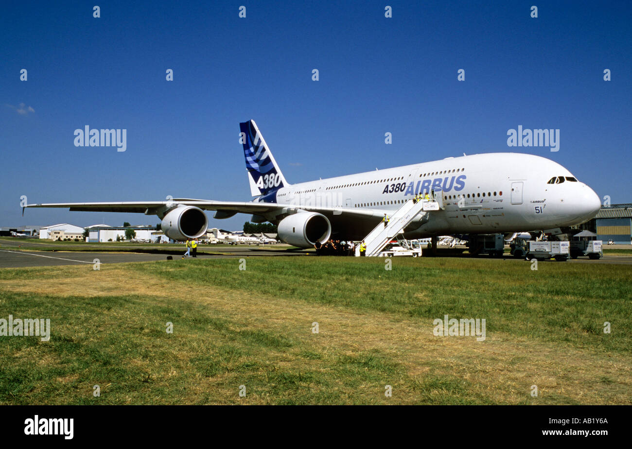 Europa Paris Frankreich Le Bourget Airbus A380 800 im Start-und Landebahn stehen Stockfoto