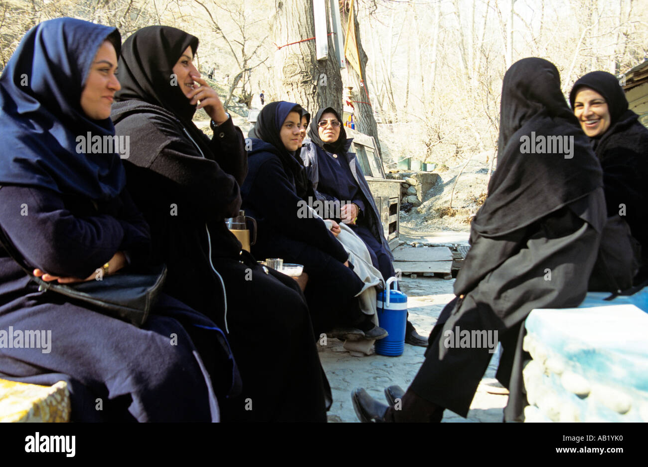 Gruppe Von Frauen Die Traditionelle Kleidung Teheran Iran Naher Osten Stockfotografie Alamy
