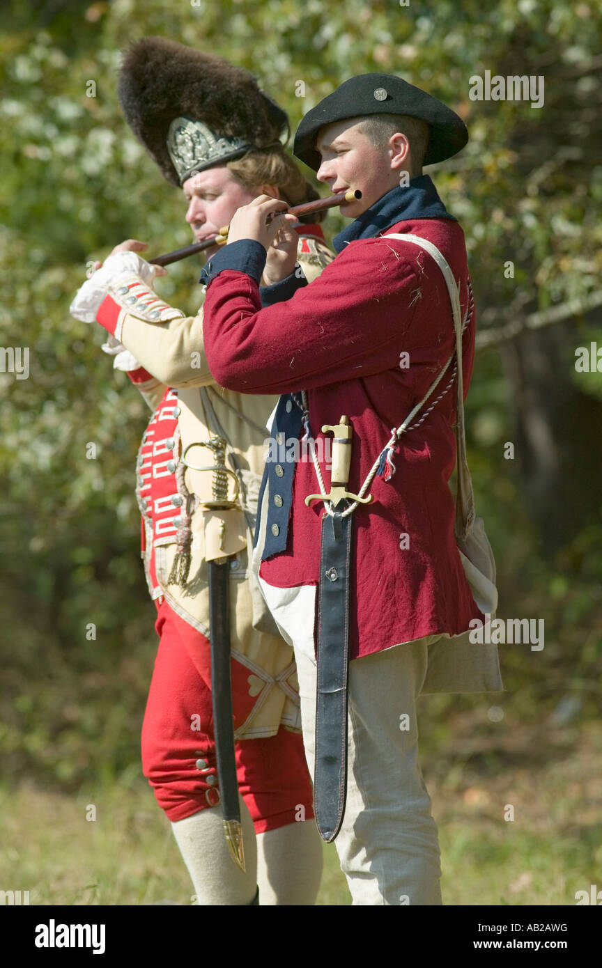 Pfeife und Trommel Musiker spielen auf der Endview Plantage ca. 1769 in der Nähe von Yorktown, Virginia als Bestandteil der 225. Jahrestag Stockfoto