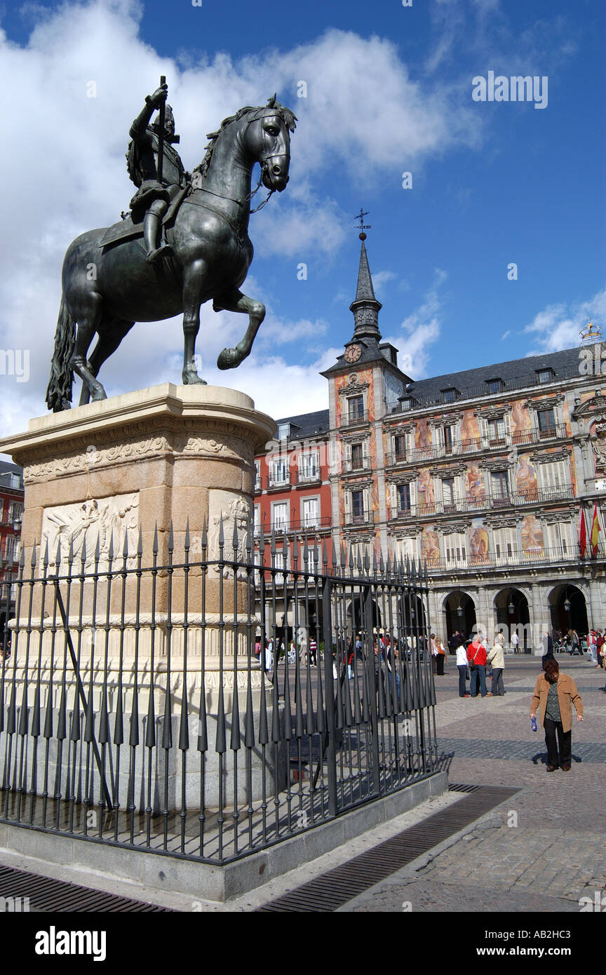 Felipe III Statue und Plaza Mayor Madrid Spanien Stockfoto