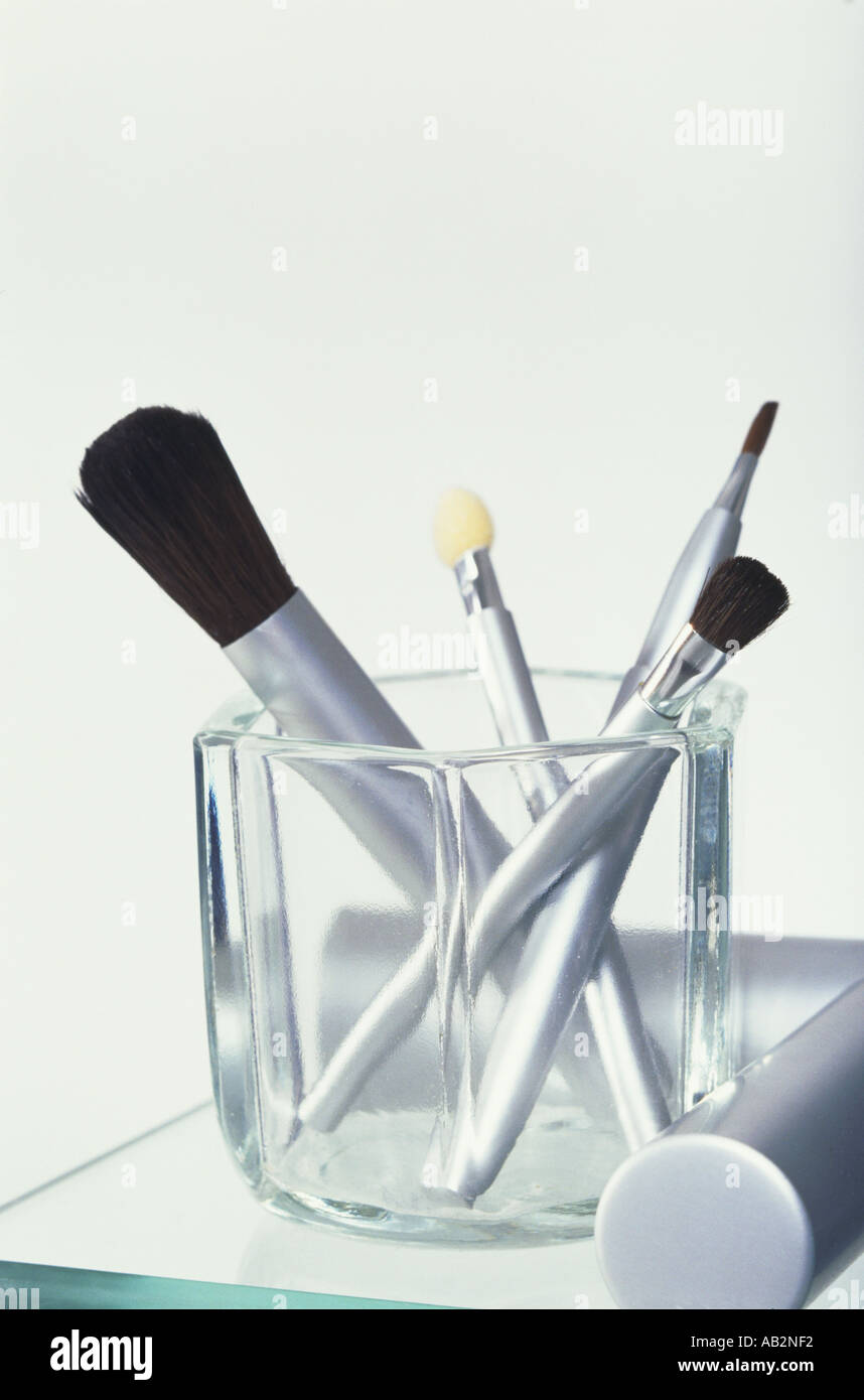 Make-up Pinsel in einem Glasbehälter Stockfoto