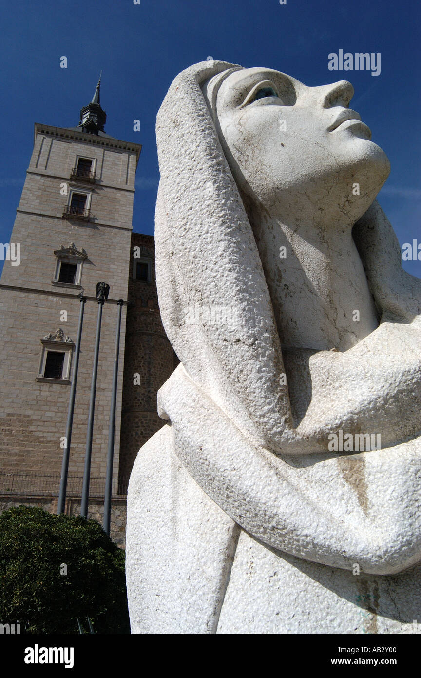 Statue und Alcazar Toledo Spanien Stockfoto