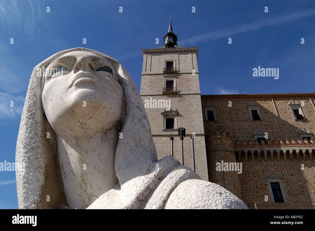 Statue und Alcazar Toledo Spanien Stockfoto