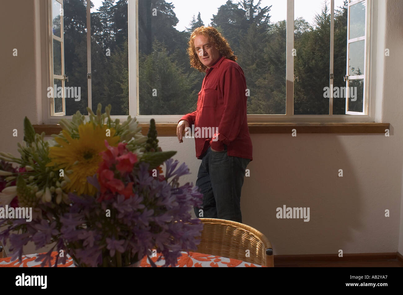 Hollywood Regisseur Luis Mandoki gezeigt in seinem Haus in Mexiko-Stadt Stockfoto