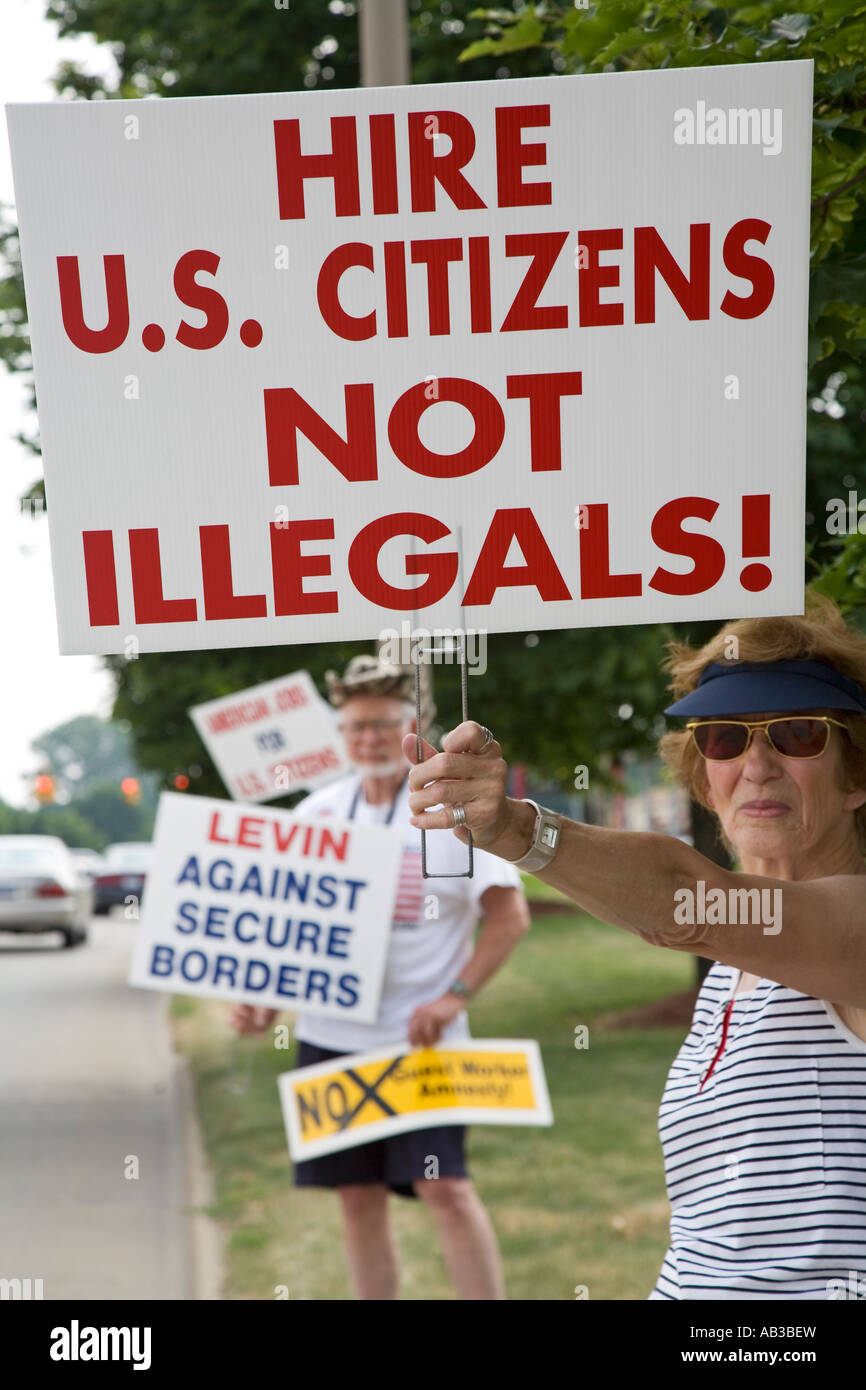 Demonstration gegen illegale Einwanderung Stockfoto
