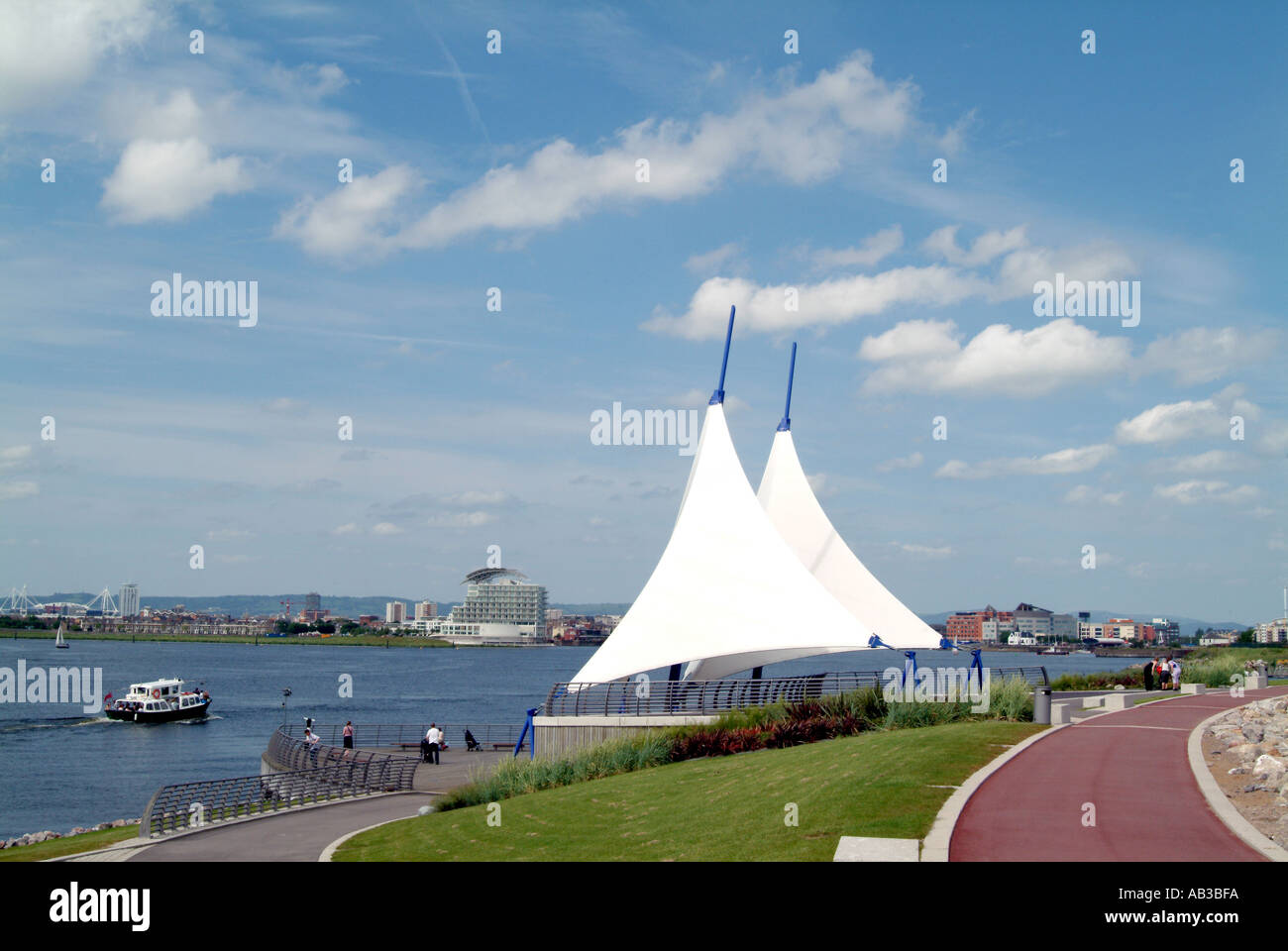 Wales Cardiff Bay Segeln wie Strukturen auf Flut Punkt Stockfoto