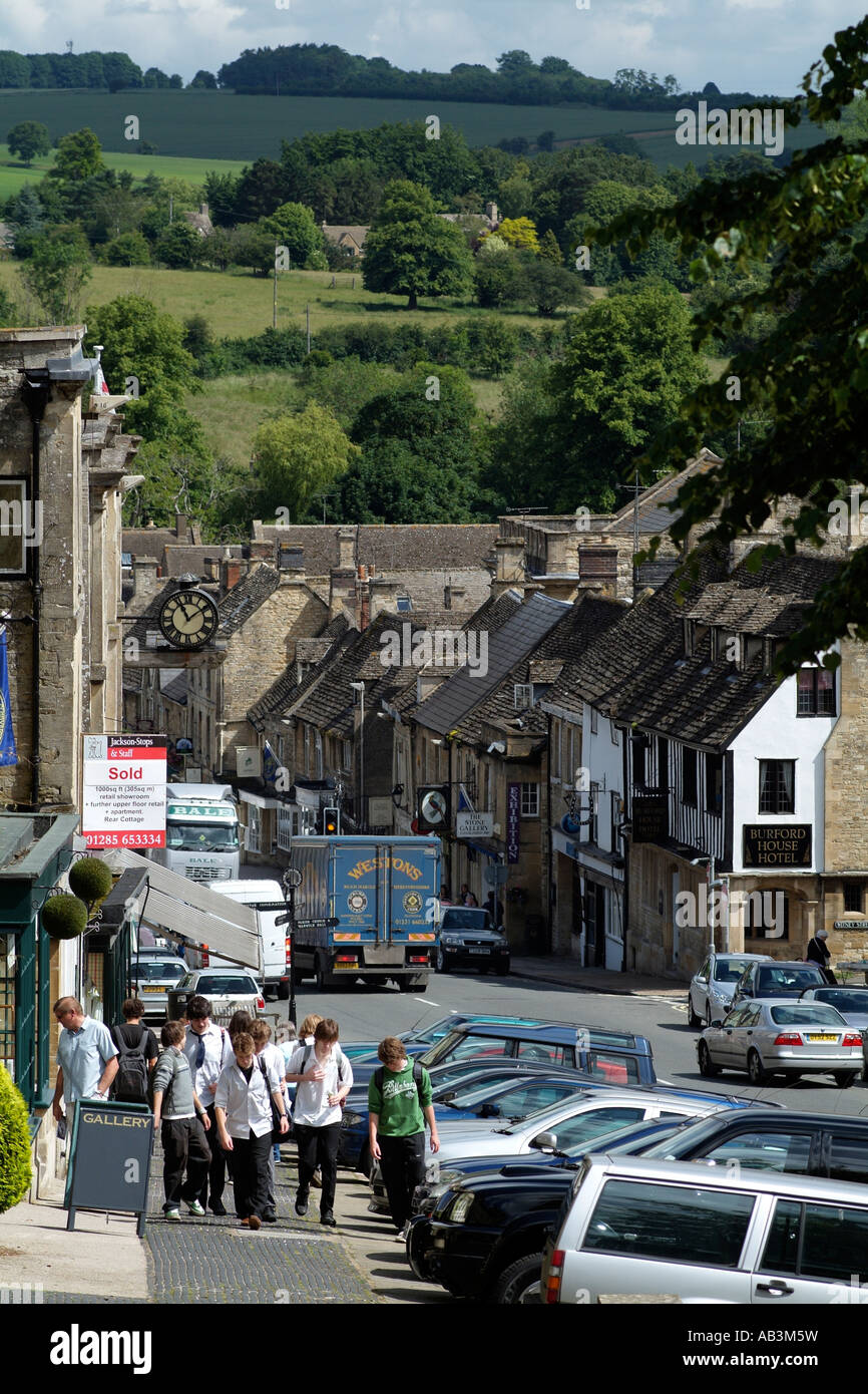 Burford Stadthäuser in den Cotswolds-Oxfordshire-England-UK Stockfoto