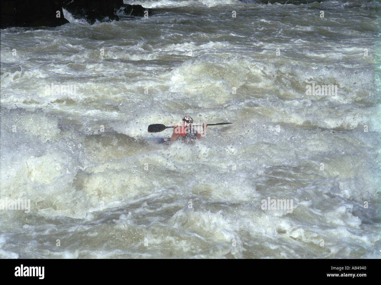 Kajakfahren Auf Dem Sambesi at Victoria Falls Simbabwe Kajakfahren auf dem Zambesi River in der Nähe von Victoria Falls Zimbabwe Stockfoto