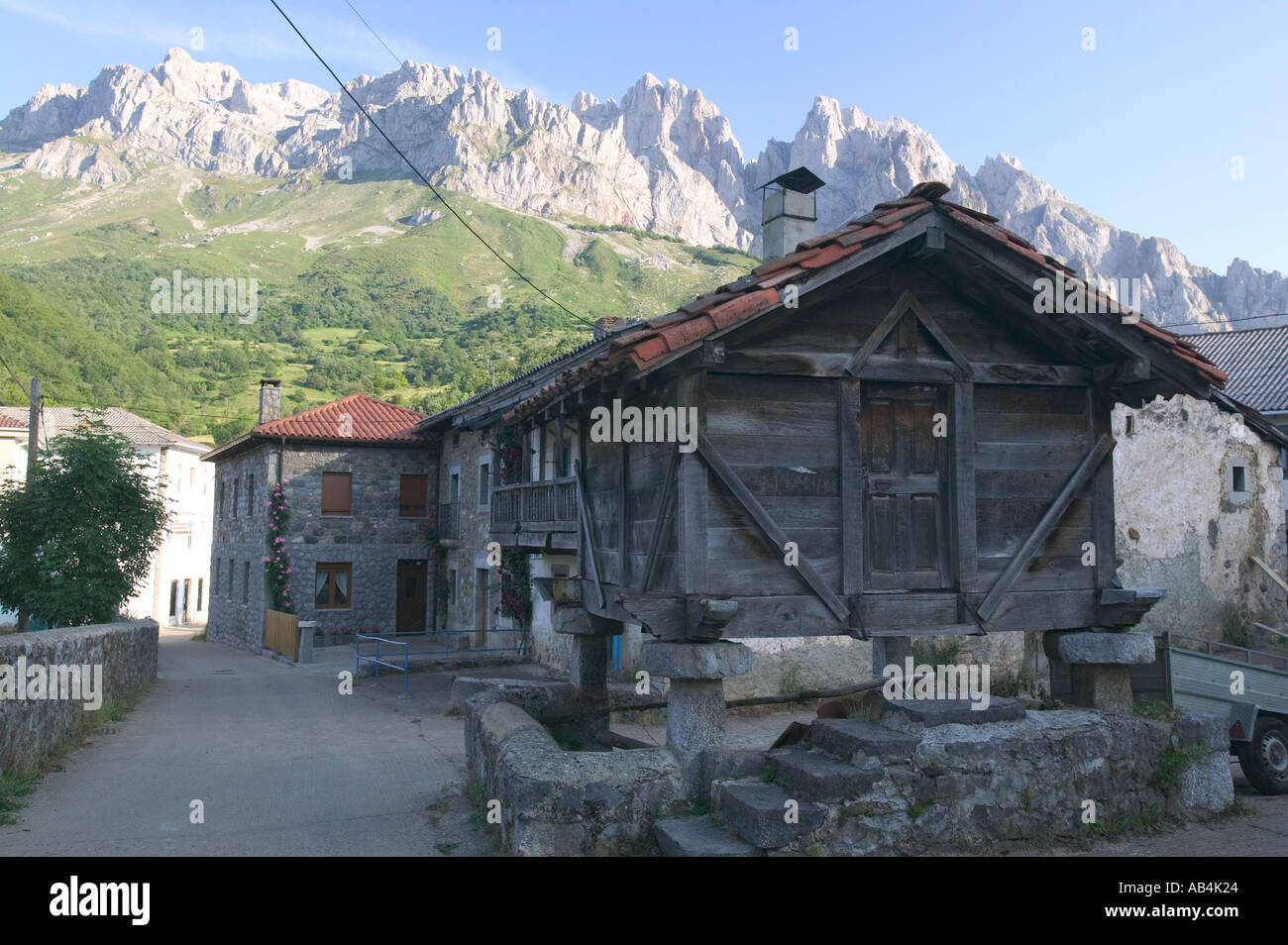 Die El Cornion Berge von Posada de Valdeon Picos de Europa Nordspanien Stockfoto