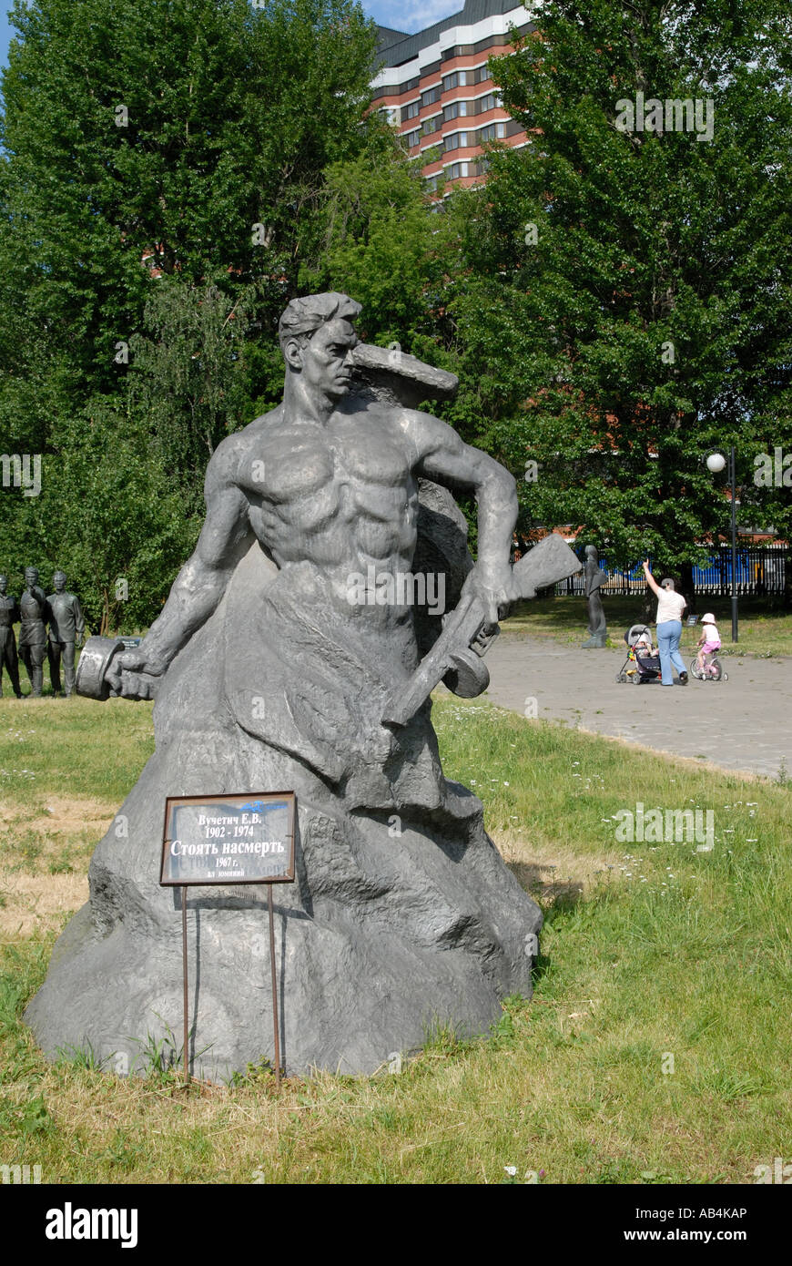 Sowjetische kommunistische Statue in Muzeon Sculpture Park, Moskau Stockfoto