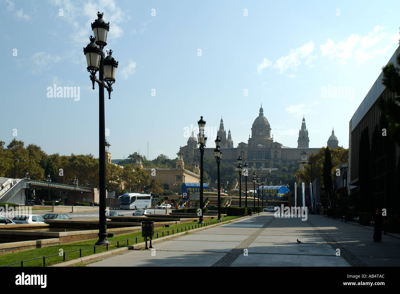 Avinguda De La Reina Maria Christina und das Museum of Art oder das Museu Nacional d ' Art de Catalunya, Barcelona, Spanien Stockfoto