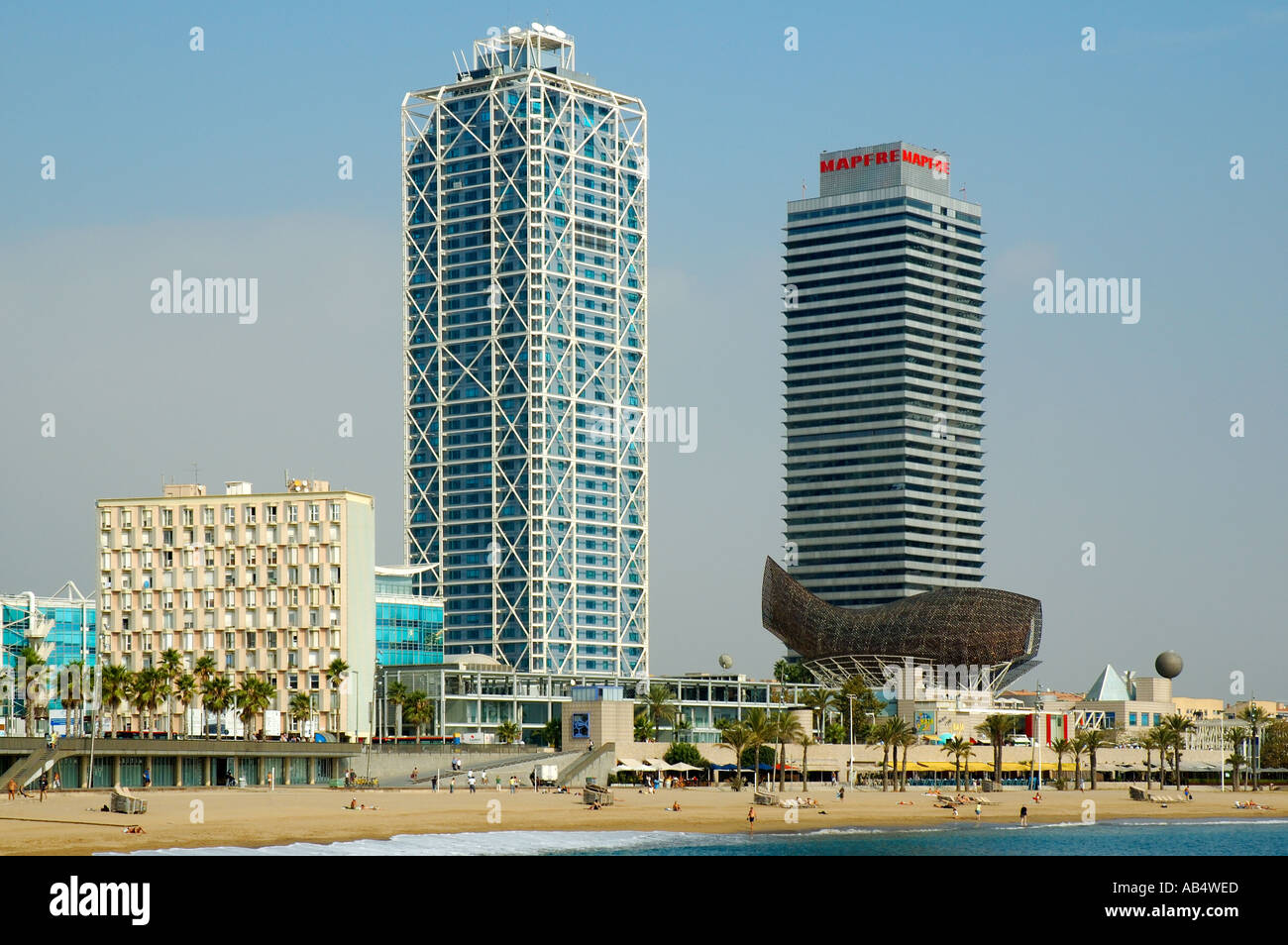 Hotel Arts und dem Torre Mapfre Gebäude, Port Olímpic, Barcelona, Spanien Stockfoto