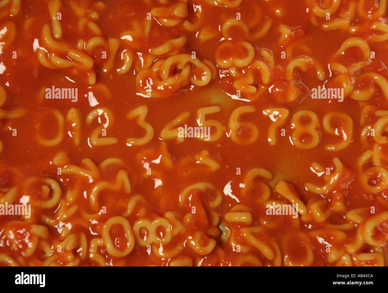 Zahlen Null bis neun in Numberelli Spaghetti Nudelformen angelegt Stockfoto