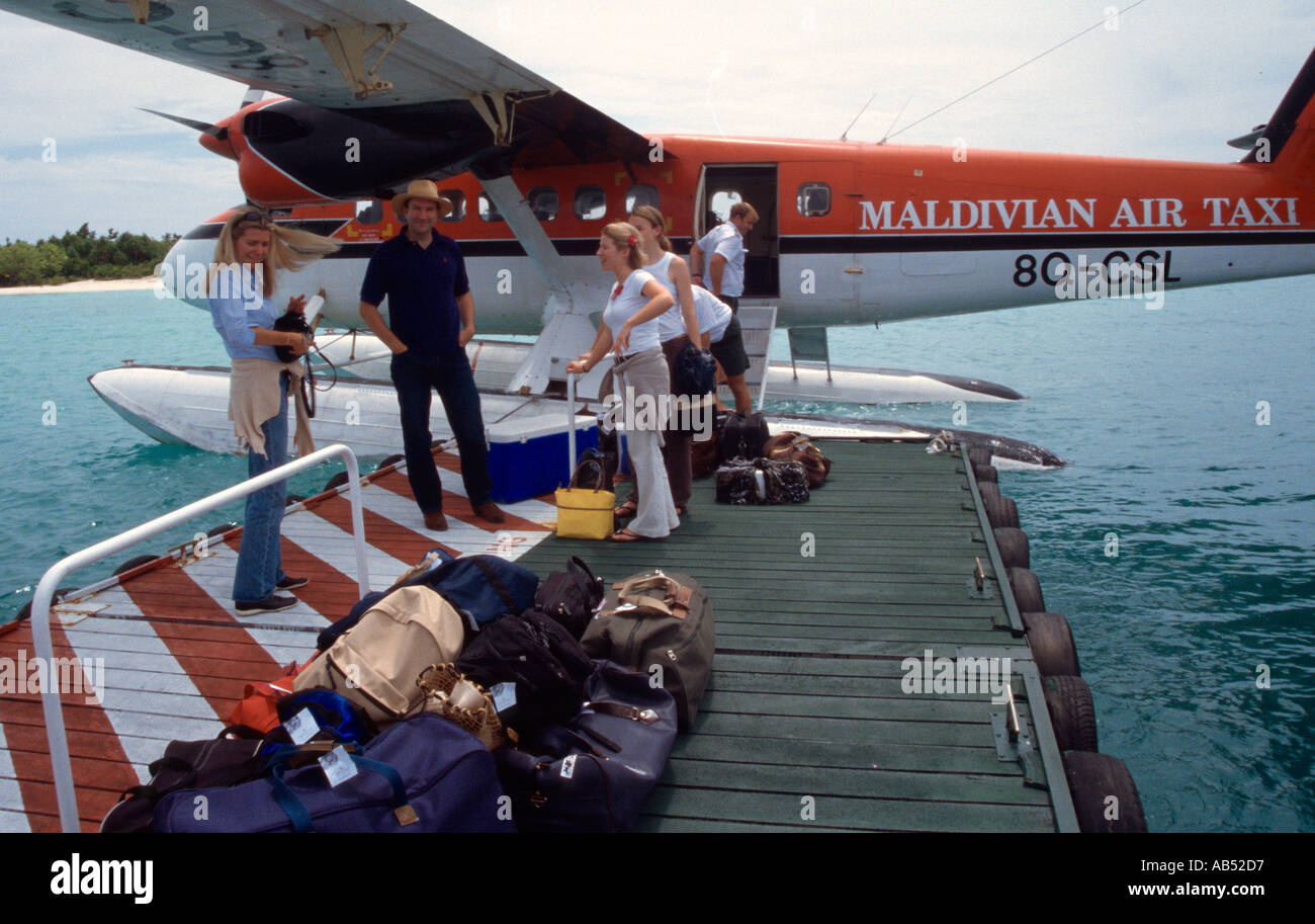 Wasserflugzeug-Transfers von Maldivian Air Taxi schwimmenden Steg Baa Atoll Malediven Stockfoto