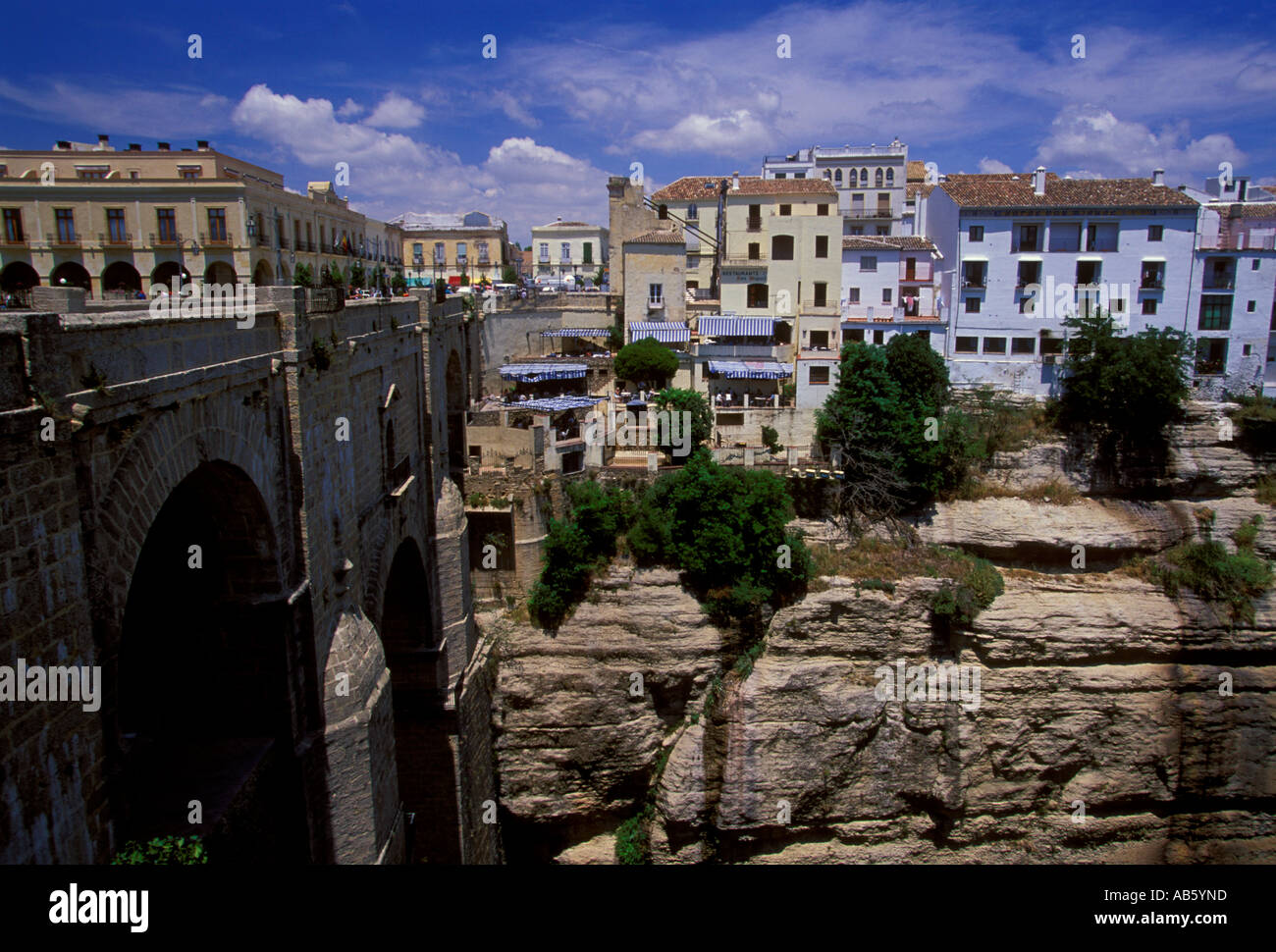 Aussichtspunkt, Aussichtspunkt, neue Brücke, Felsen, Klippen, Schlucht, Schlucht, Guadalevin River, Rio Guadalevin, Ronda, Provinz Malaga, Spanien, Europa Stockfoto