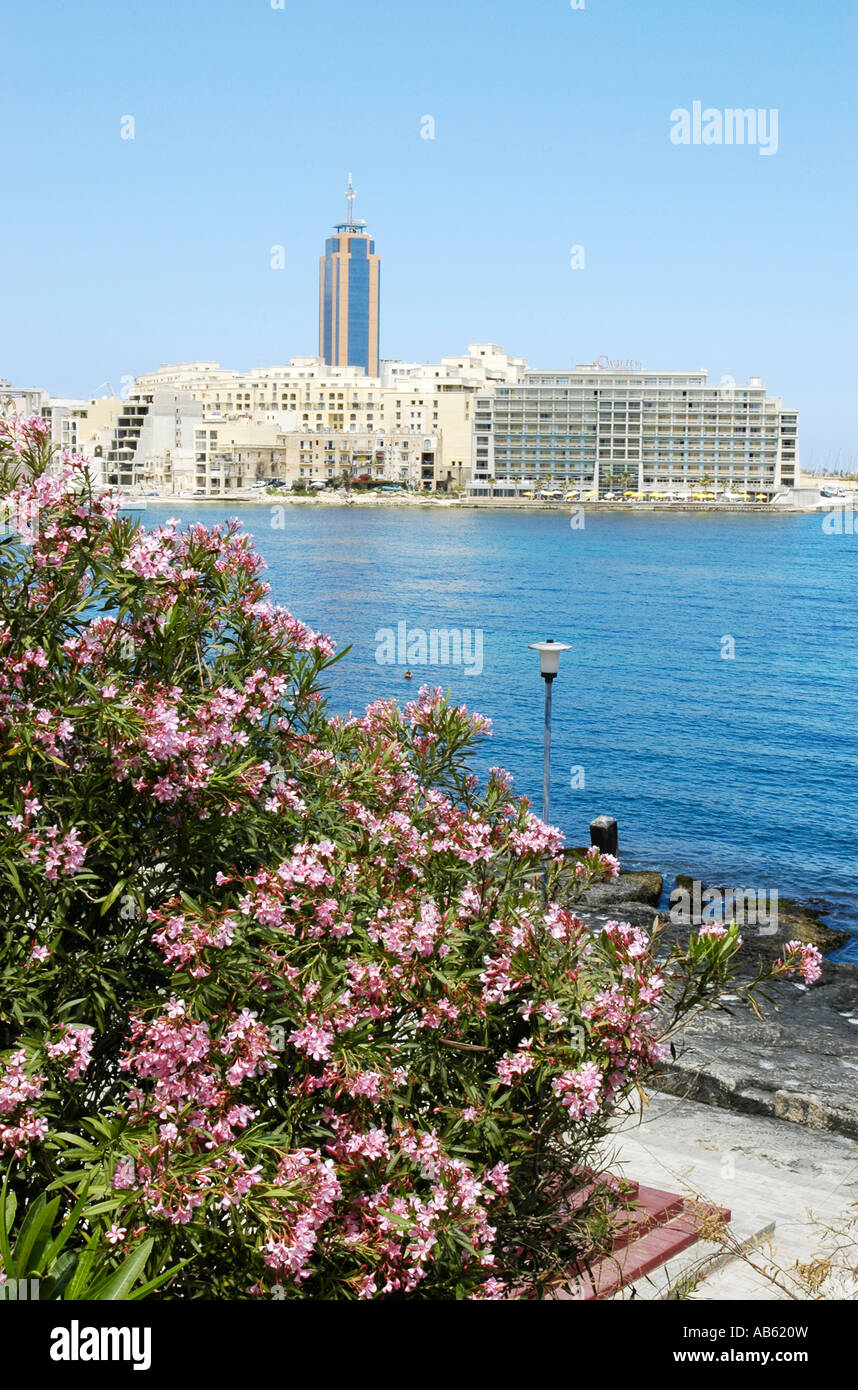 Blick über Balluta und St. Julian's Bay, das Hilton Hotel Stockfoto