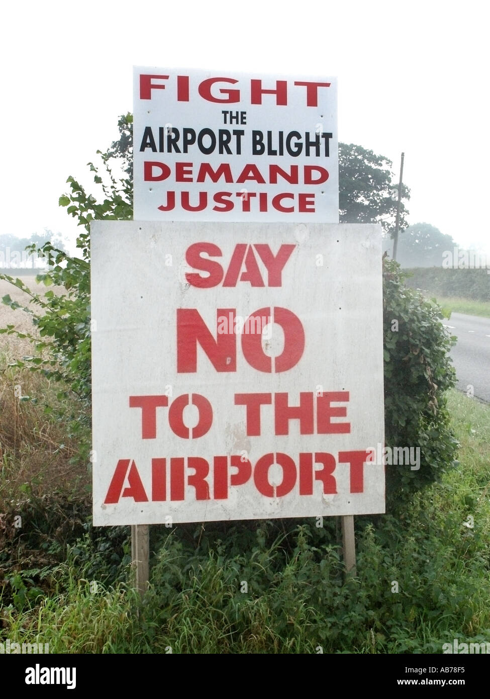 Nicht in meinem Hinterhof Protest-Banner Einspruch gegen Vorschlag für neuen Flughafen für viele UK-Standorten mit Expansionsplänen Stockfoto