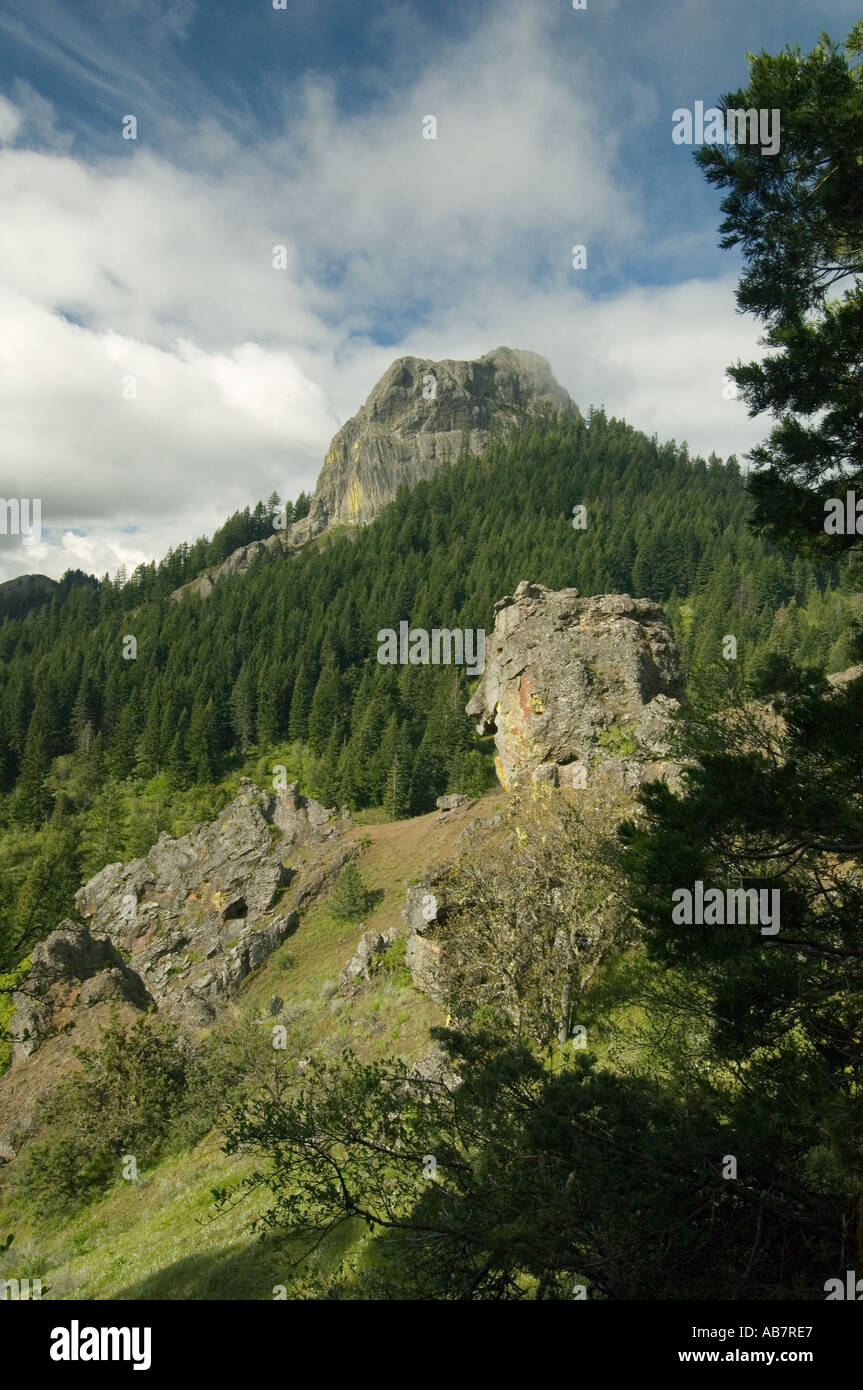 USA OREGON Pilot Rock, 5908 hohen, alten vulkanischen Stecker, CASCADE-SISKIYOU NATIONAL MONUMENT Stockfoto