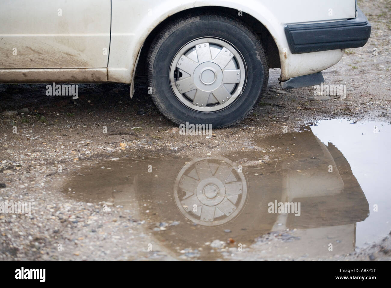 Rad in einer Pfütze Otzenrath Stockfoto